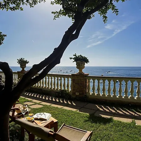 Buca Di Bacco Hotel 4*