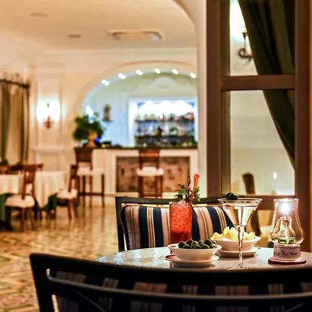 Buca Di Bacco Отель 4*