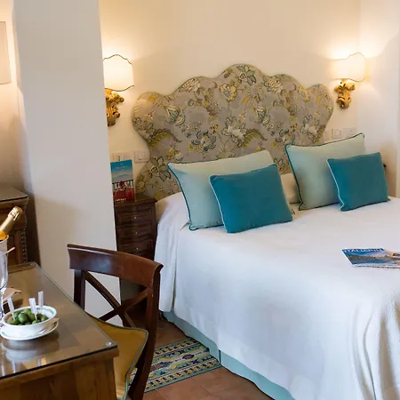 Hotel Buca Di Bacco 4*